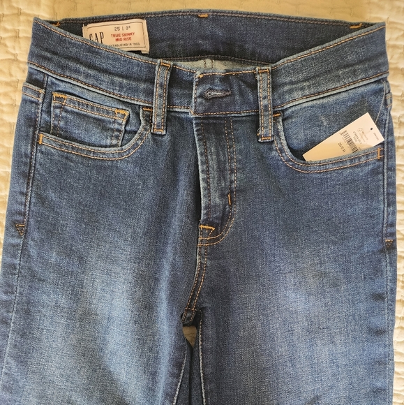 NWT Womens GAP denim True skinny, Mid rise Size 0 regular / 25 - Picture 2 of 5